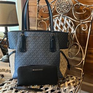 Micheal Kors purse and wallet